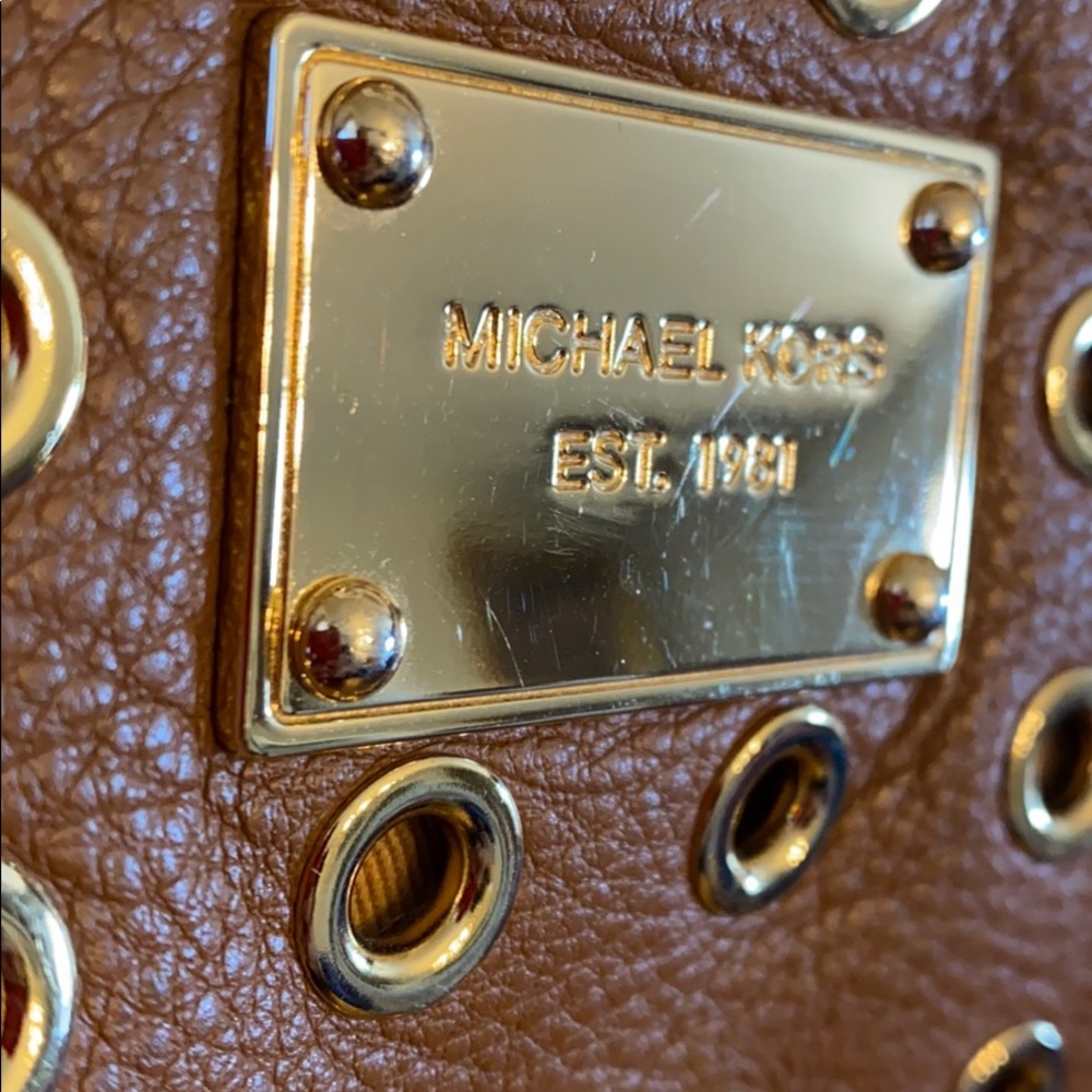 Michael Kors leather wristlet with gold grommets - Picture 7 of 7